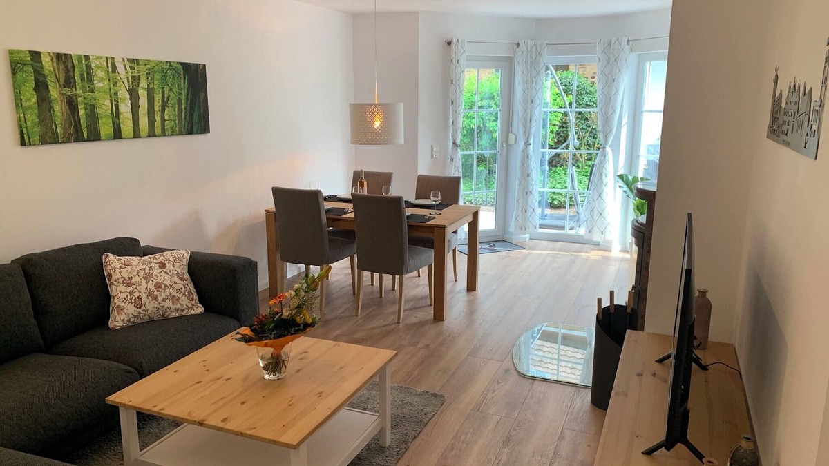 Hann. Muenden Apartment | 4-star vacation apartment Dr. Eisenbart, close to the city with its own terrace and garden