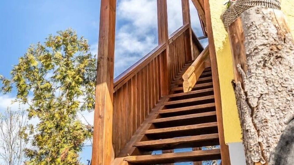 Burglengenfeld Apartment | 4-star vacation apartment Abendrot (75 m2) with small balcony and sunbathing lawn with outdoor seating area