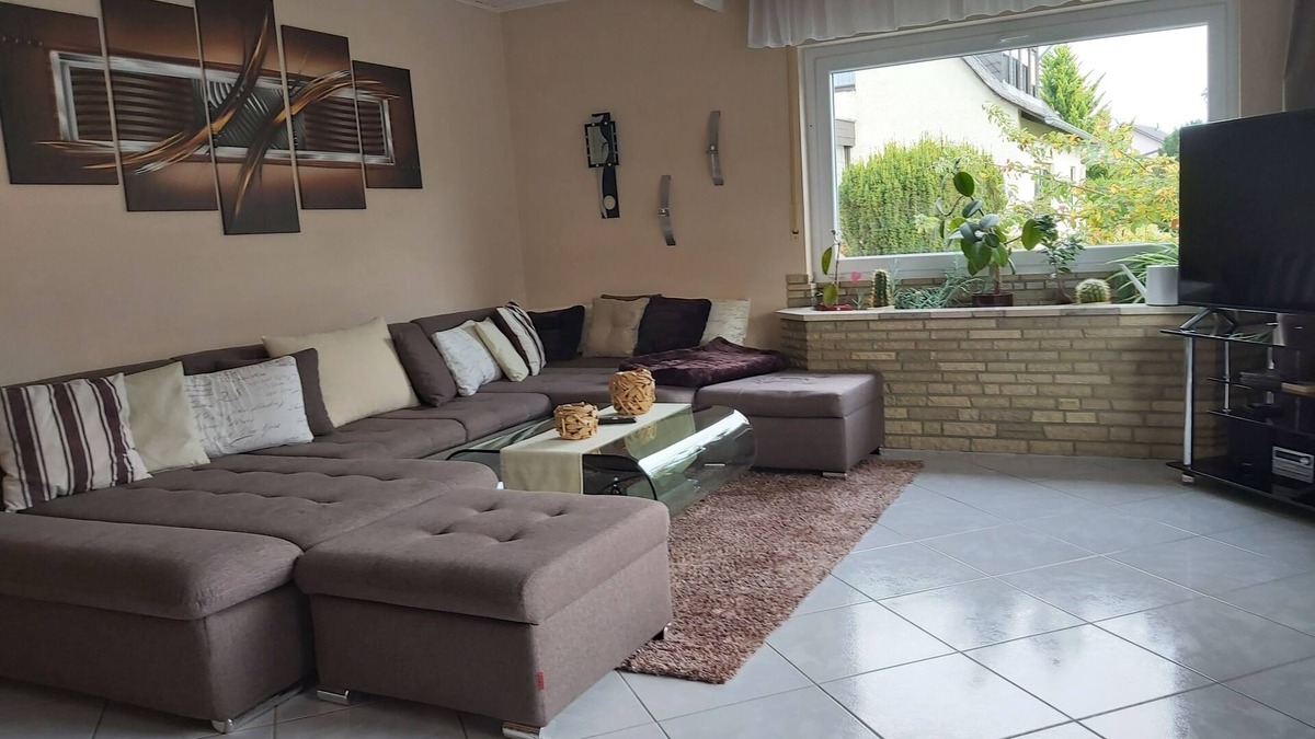 Mensfelden House | 4 Sterne Ferienhaus Wohnung Zum Mensfelder Kopf im 1. Stock mit 4 Schlafzimmern