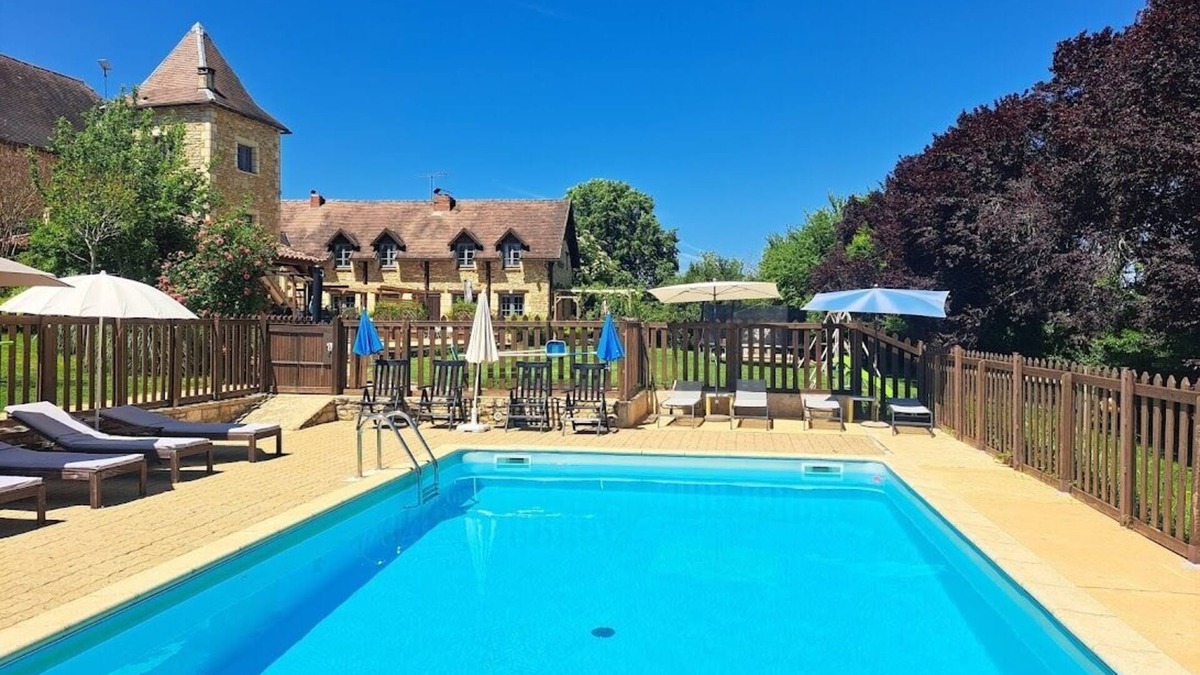 Saint-Aubin-de-Nabirat House | 4 Stone gites, peaceful, large pool & many on-site activities, family-friendly.