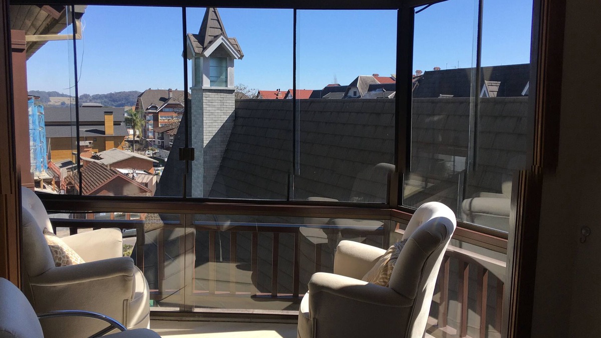 Gramado City Centre Apartment | 4 SUITES, IN BORGES MEDEIROS, TWO BLOCKS FROM RUA COBERTA!