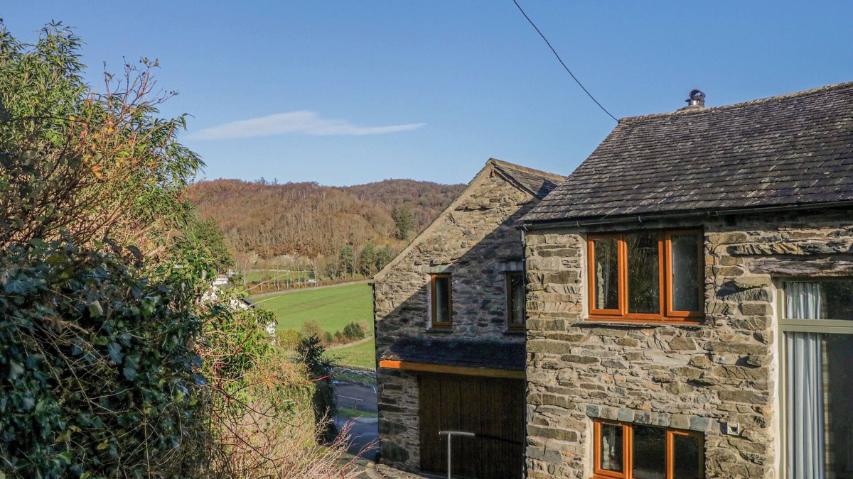 Haverthwaite Cottage | 4 THE BARNS, family friendly, character holiday cottage in Ulverston