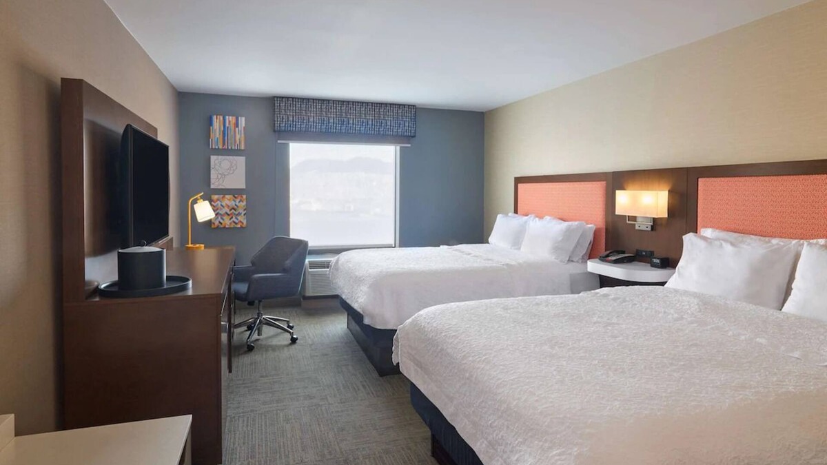 Smithfield Hotel | 4 Units | Smithfield Haven: Ideal for Travelers Seeking Comfort & Style