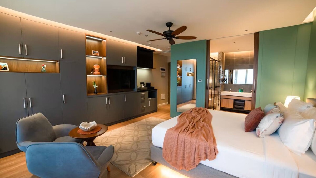 Oranjestad Resort | 4 Units | Tropical Island Oasis w/Modern Amenities & Scenic Ocean Views