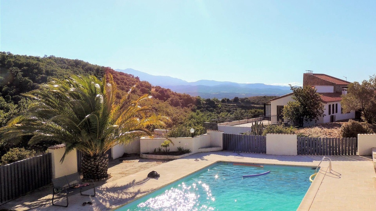 Montesquieu-des-Alberes House | 4 * villa, magnificent view, a few steps from the sea and Spain. All inclusive.