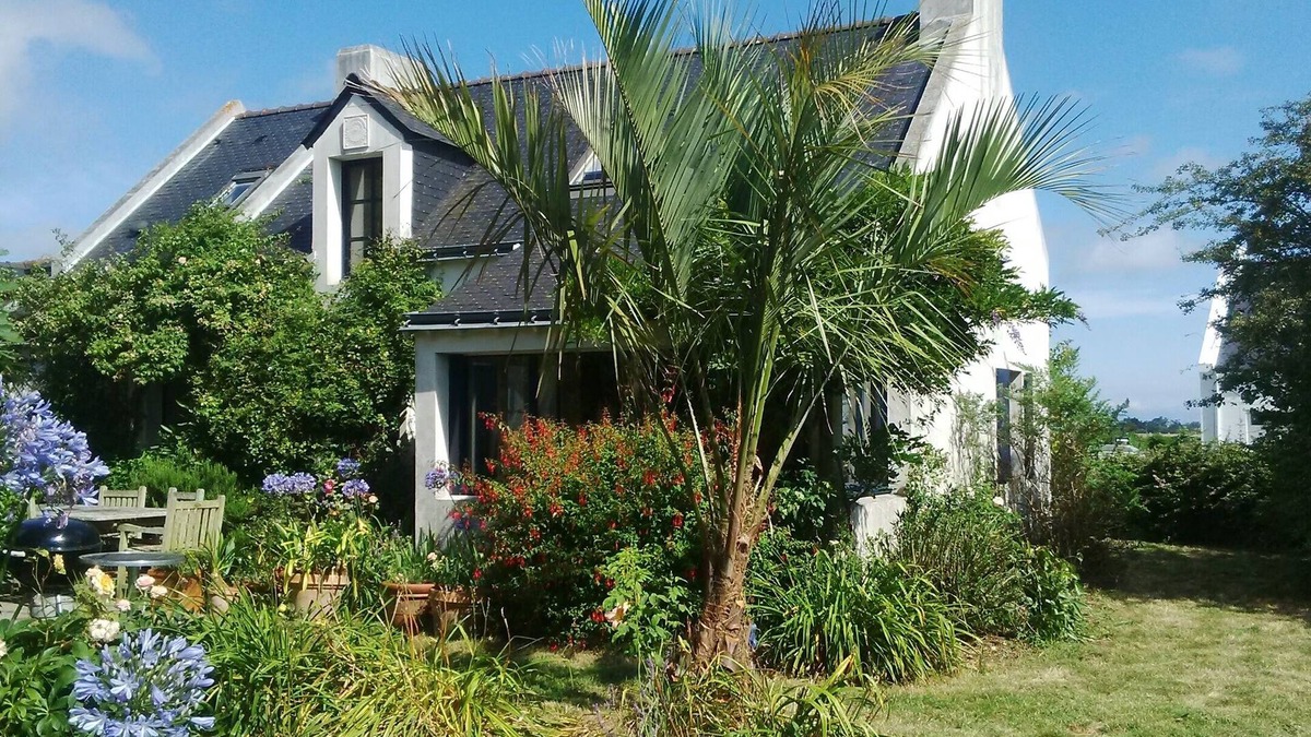 Bangor Villa | 4* villa with beautiful garden - 2 to 10 people