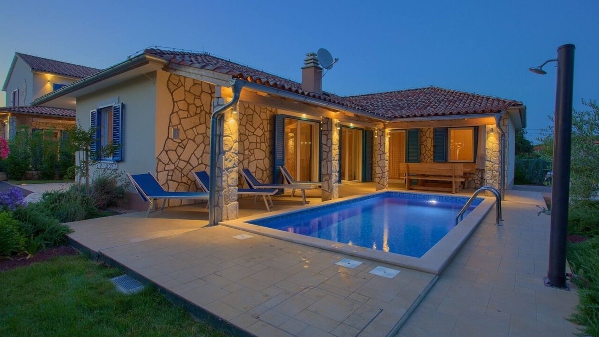 Milohnici Villa | 4 * villa with private pool - modern and well equipped