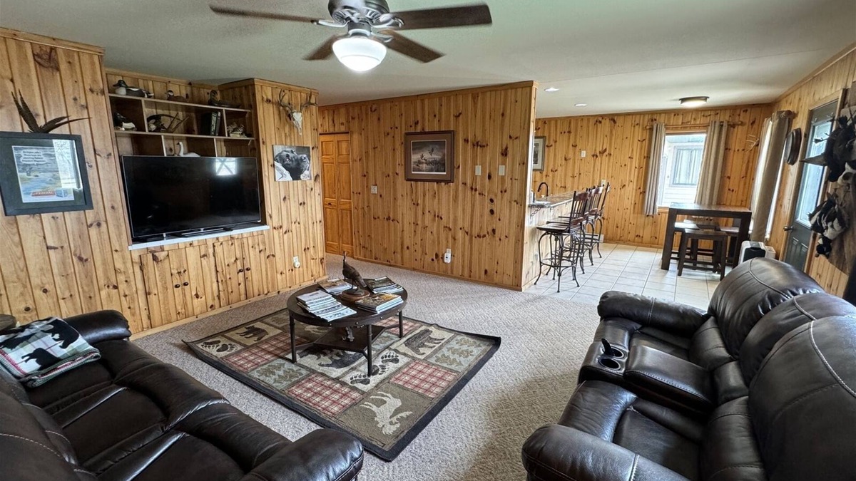 Waubay House | 40 Creek Lodge North - Prime Hunting and Fishing Cabin at Waubay Lake