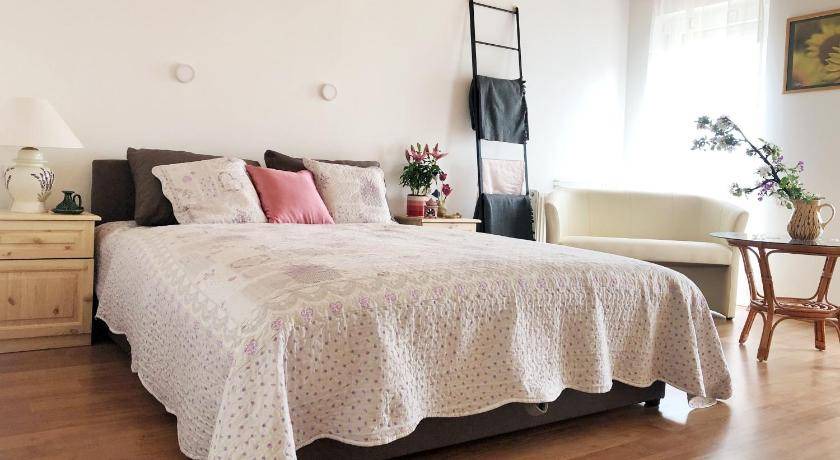 Paloznak Apartment | 40 m² Apartment ∙ 2 bedrooms ∙ 5 guests