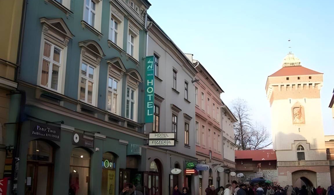 Stare Miasto Hotel | 40 m² Hotel ∙ 2 bedrooms ∙ 8 guests