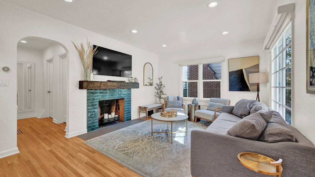 Wasatch Hollow House | 40% off monthly rental! Designer Bungalow, 30min to skiing, 1.5 M from U