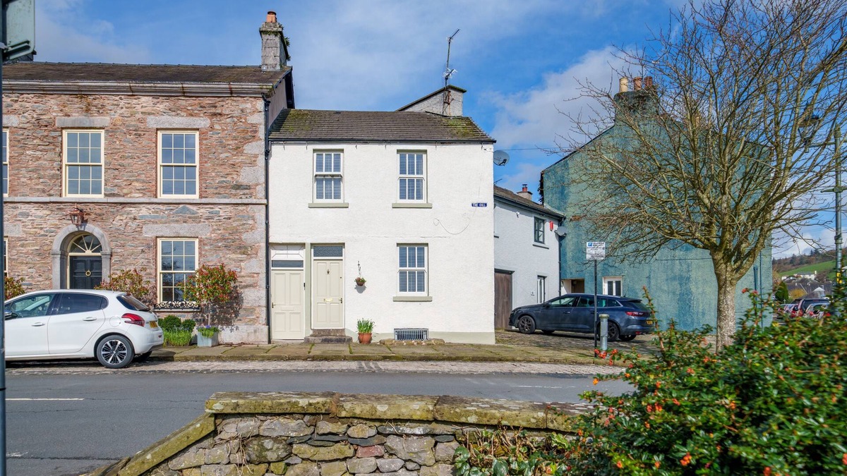 Newland Near Ulverston House | 40 The Gill - Ulverston Town Centre - Dog-friendly