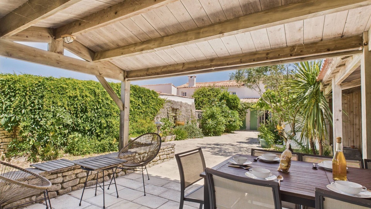 Saint-Clement-des-Baleines Ski Chalet | 400 m from the beach, garden, house for 8