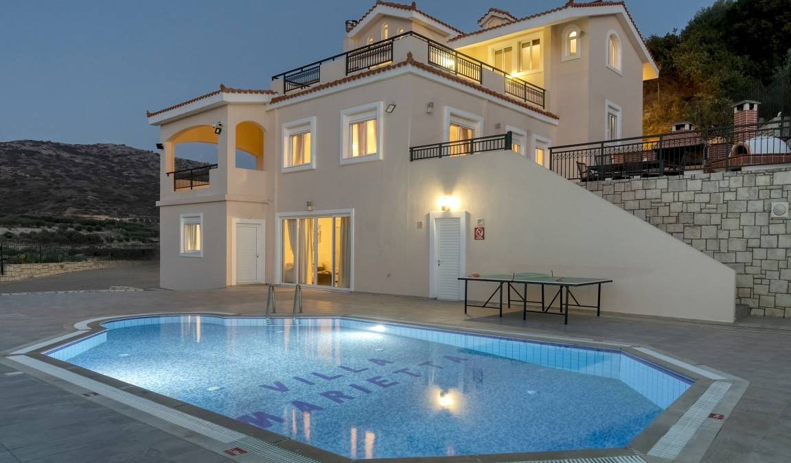 Skotino Villa | 400 m² Villa ∙ 4 bedrooms ∙ 8 guests