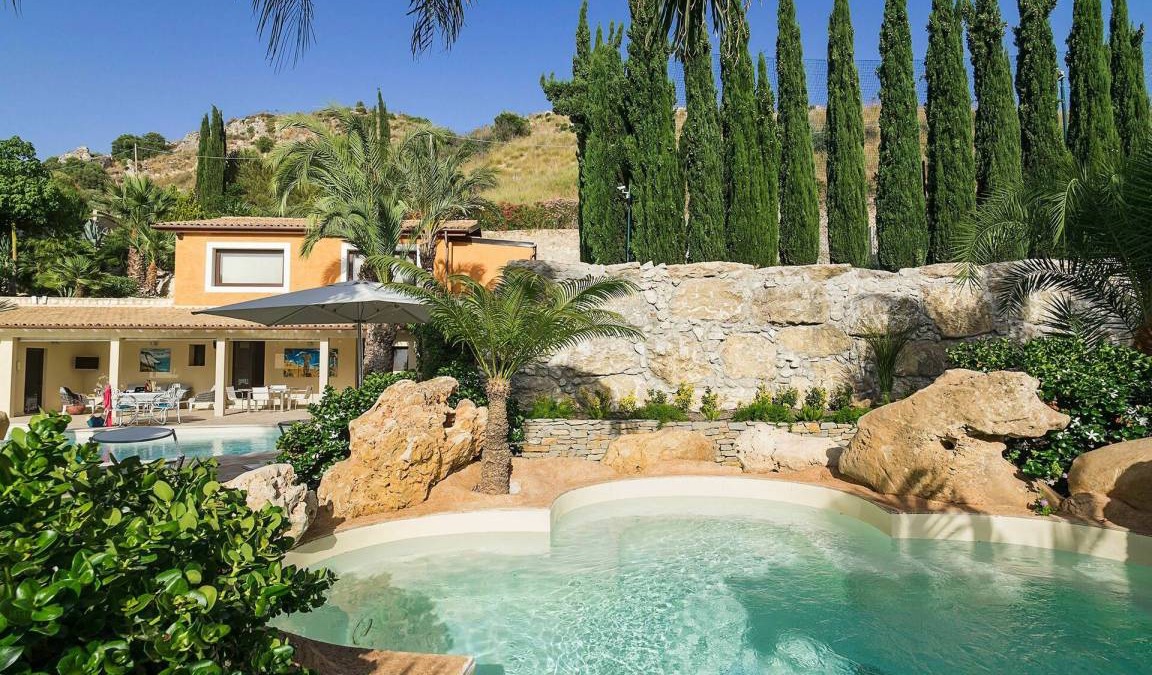 Agrigento Villa | 400 m² Villa ∙ 7 bedrooms ∙ 14 guests