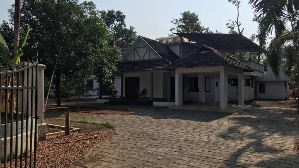 Pallam House | 4000 sq ft spacious lexuary house