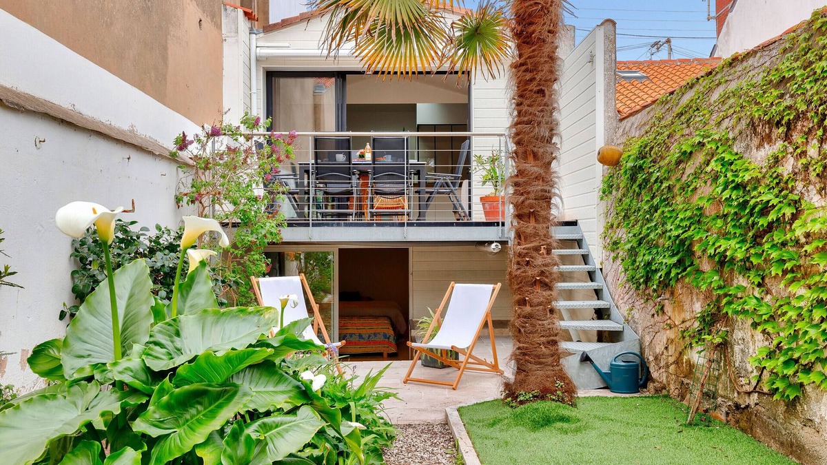 Les Sables d'Olonne Ski Chalet | 400m from the beach - house with garden