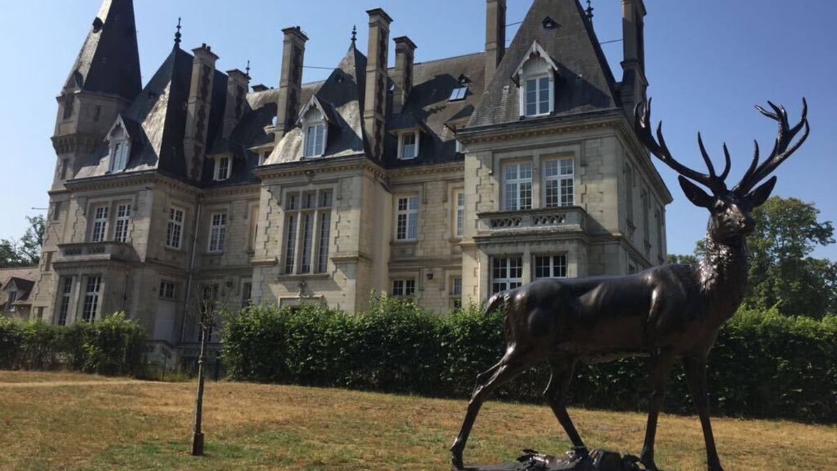 Saint-Jean-aux-Bois Apartment | 400m2 castle flat, 8 bedrooms + pool near Paris!