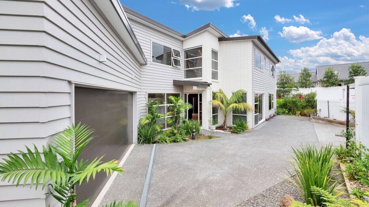 Royal Oak House | 40B Buckley Road, Epsom