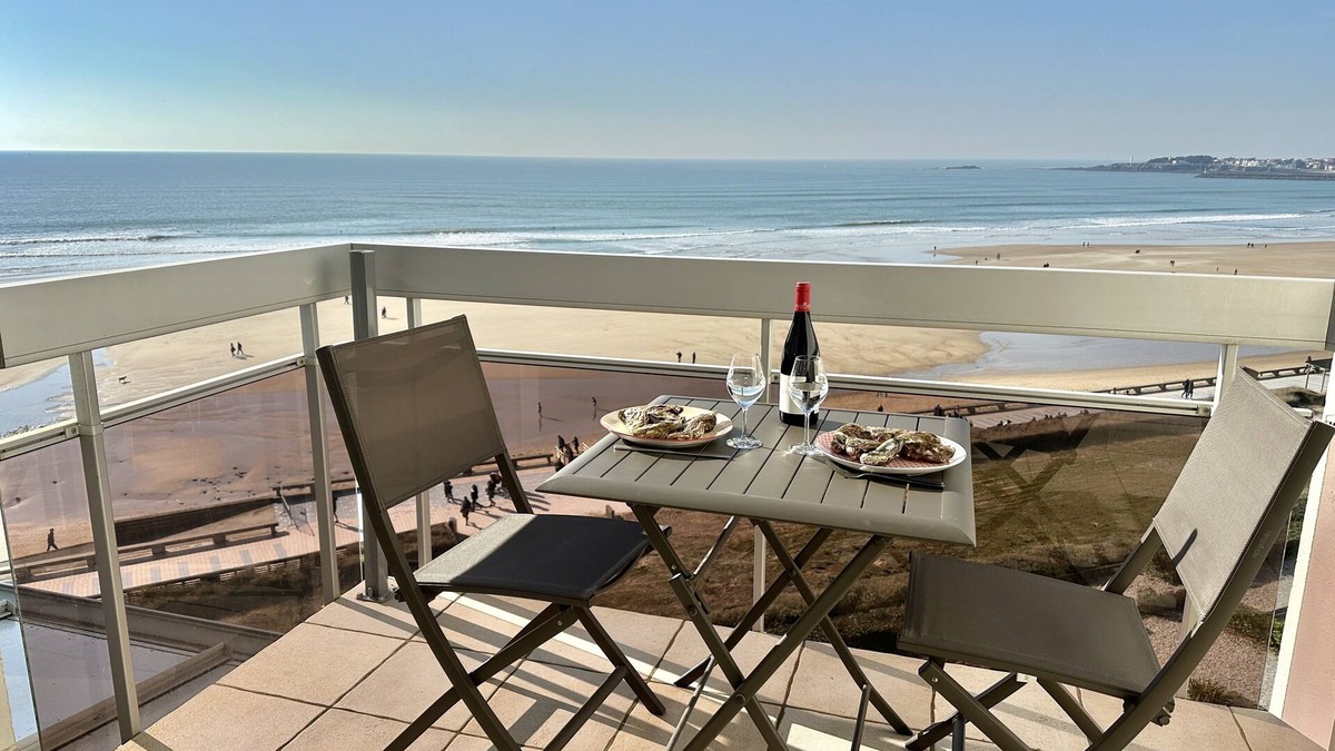Saint-Gilles-Croix-de-Vie Apartment | 40m2 top floor luxury apartment with SEA VIEW