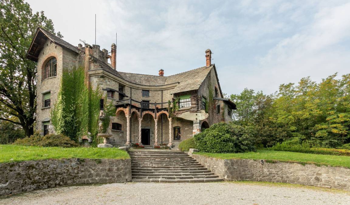 Bosisio Parini Villa | 413 m² Villa ∙ 7 bedrooms ∙ 12 guests