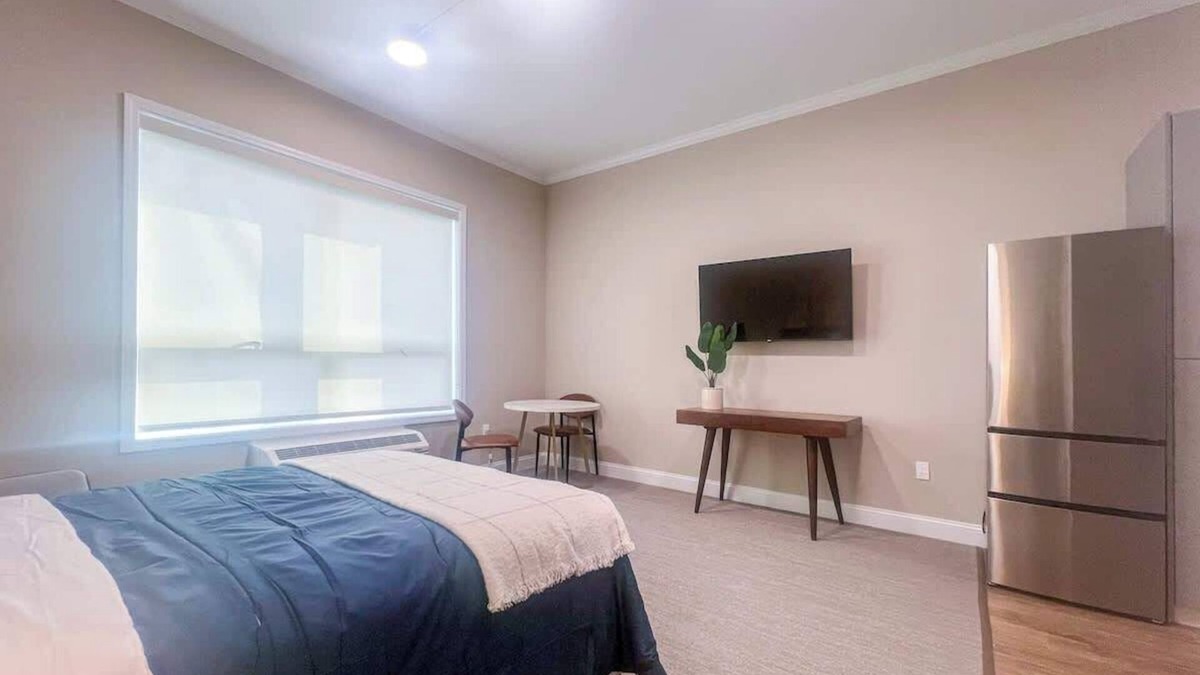 Morgan Apartment | 415 Modern Brand New Studio Apartment