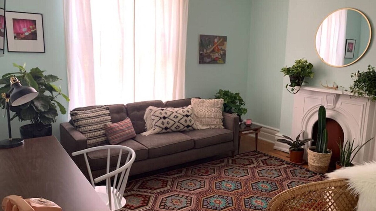Old Louisville Apartment | 416 #1 · Stellar Suites | Bohemian Retreat | St.James Court
