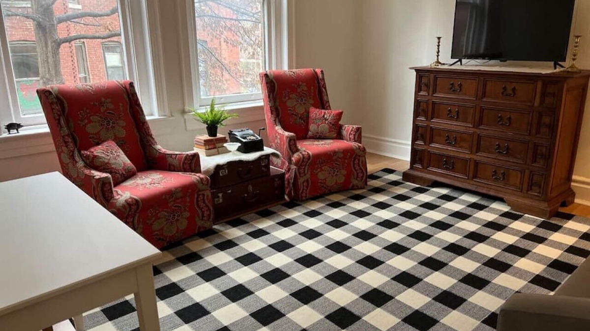 Old Louisville Apartment | 416 #2 · Stellar Suites | Modern Farmhouse Apt | StJames Ct
