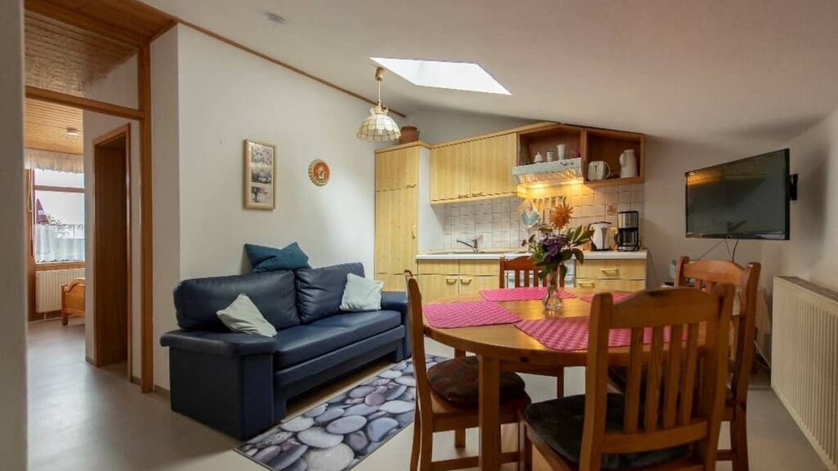 Moosbach Apartment | 41qm große 2-Zimmerwohnung mit Balkon für 2 bis 3 Personen