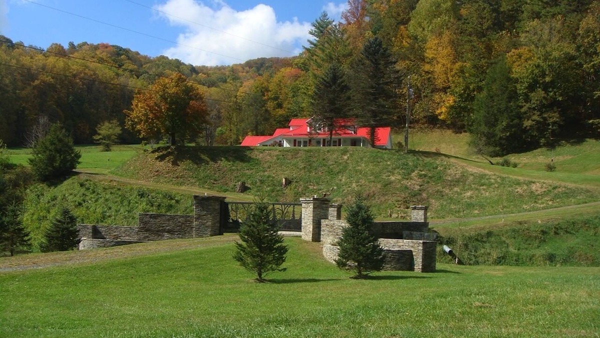 Bakersville House | 42 acres with Dramatic Mtn. Views.Close to Appalachian Trail