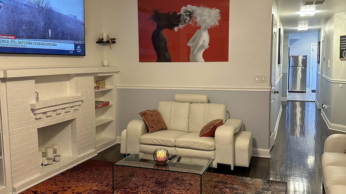 South Shore Apartment | 420 at Cheltenham 4BR