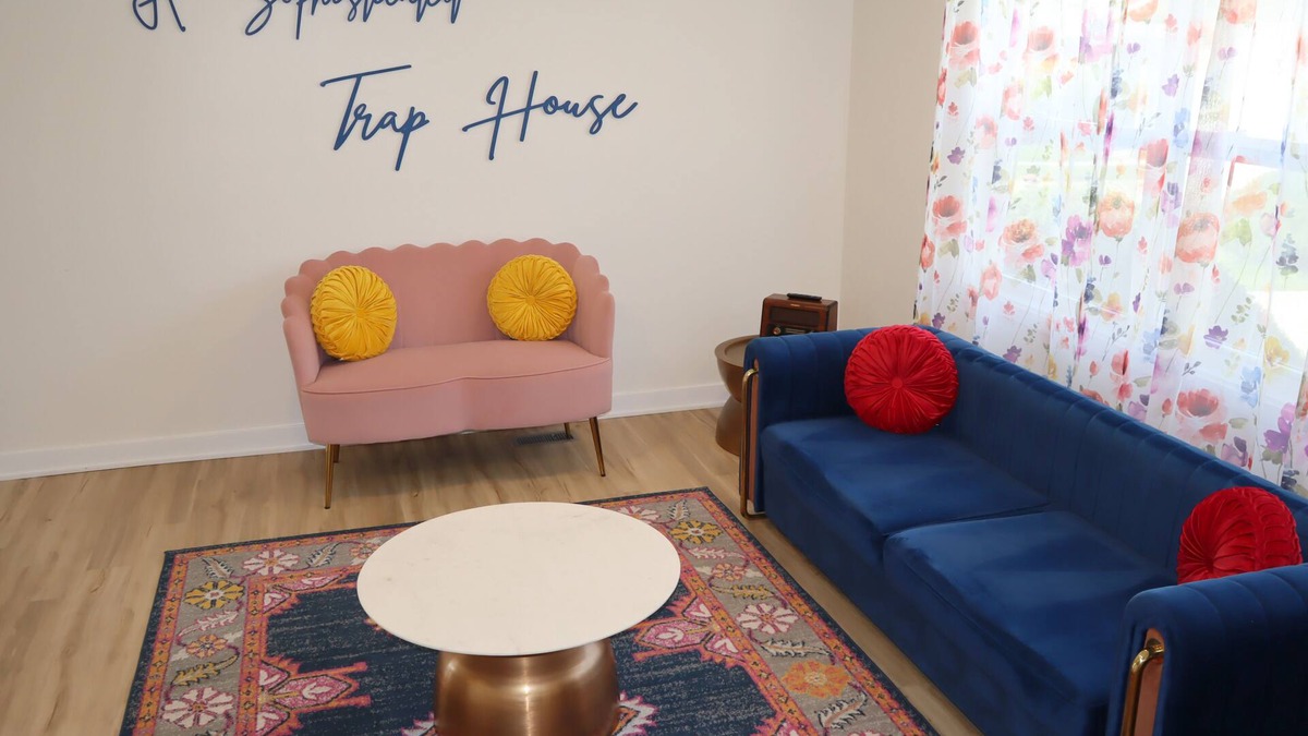 Country Club Hills Condo | 420 zen environment surrounded by boho chic decor~Luv Happii House.