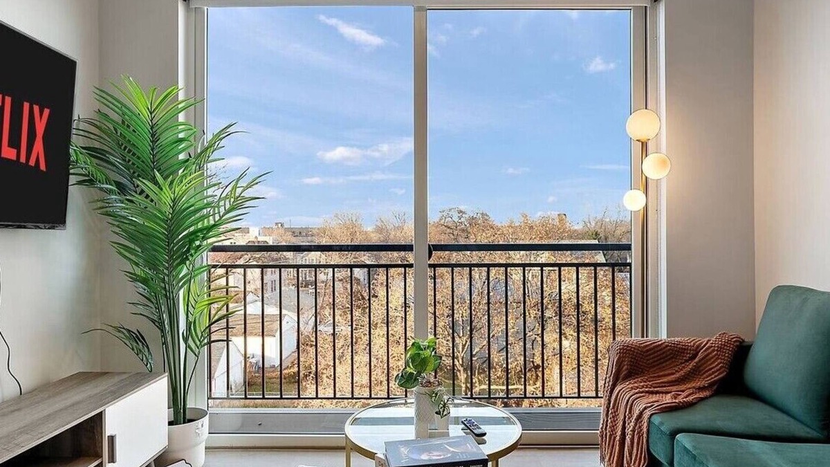 St. Anthony West Apartment | 424 Huck Minneapolis
