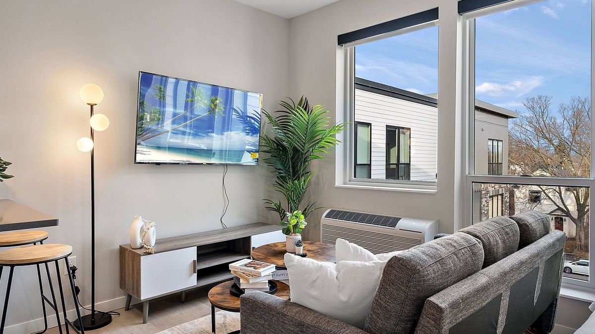 St. Anthony West Apartment | 426 Huck Minneapolis