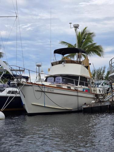 Key West Boat Rental | 43' Classic Trawler 5 Star Resort Pools, Views, Dining Free Shuttle to Downtown