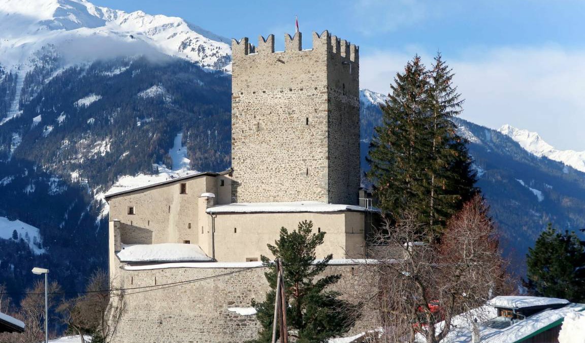 Fliess Apartment | 430 m² Apartment ∙ 14 bedrooms ∙ 28 guests
