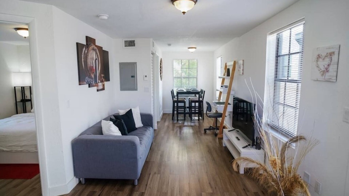 East Little Havana Apartment | 435 NW #2 · Modern Apartment near Brickell 2Br #2