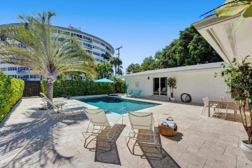 Dolphin Isles House | 44 Canal Home With Heated Pool & Free Dock