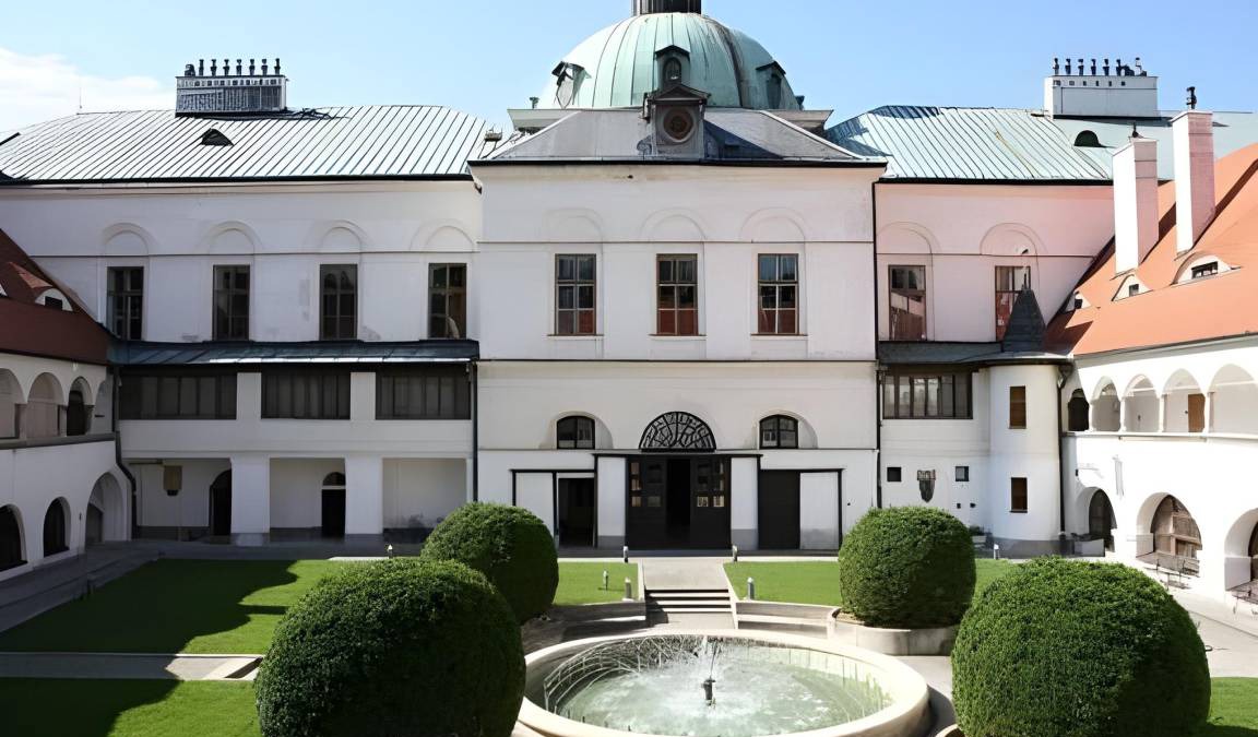 Topolcianky Hotel | 44 m² Hotel ∙ 2 guests