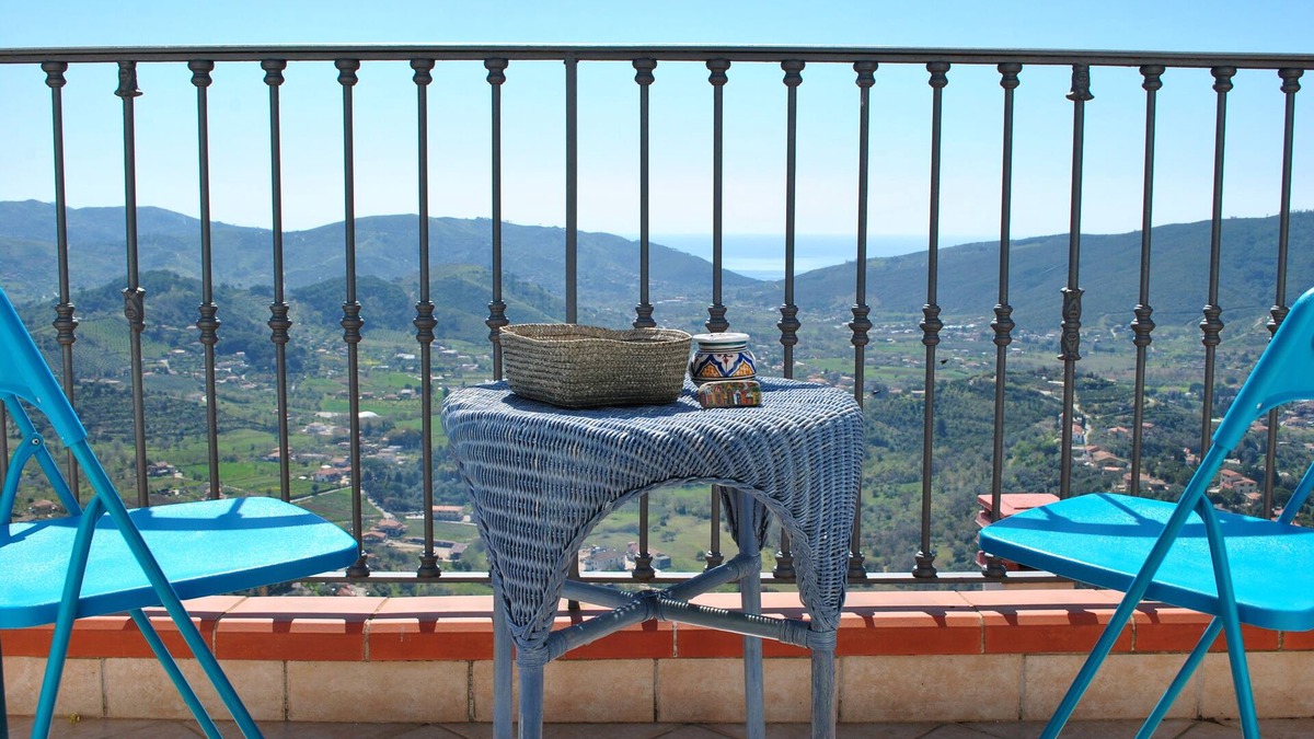 Castellabate Historic Centre House | 44 Steps Holiday Home - terrace with sea view, equipped kitchen, desk with wifi