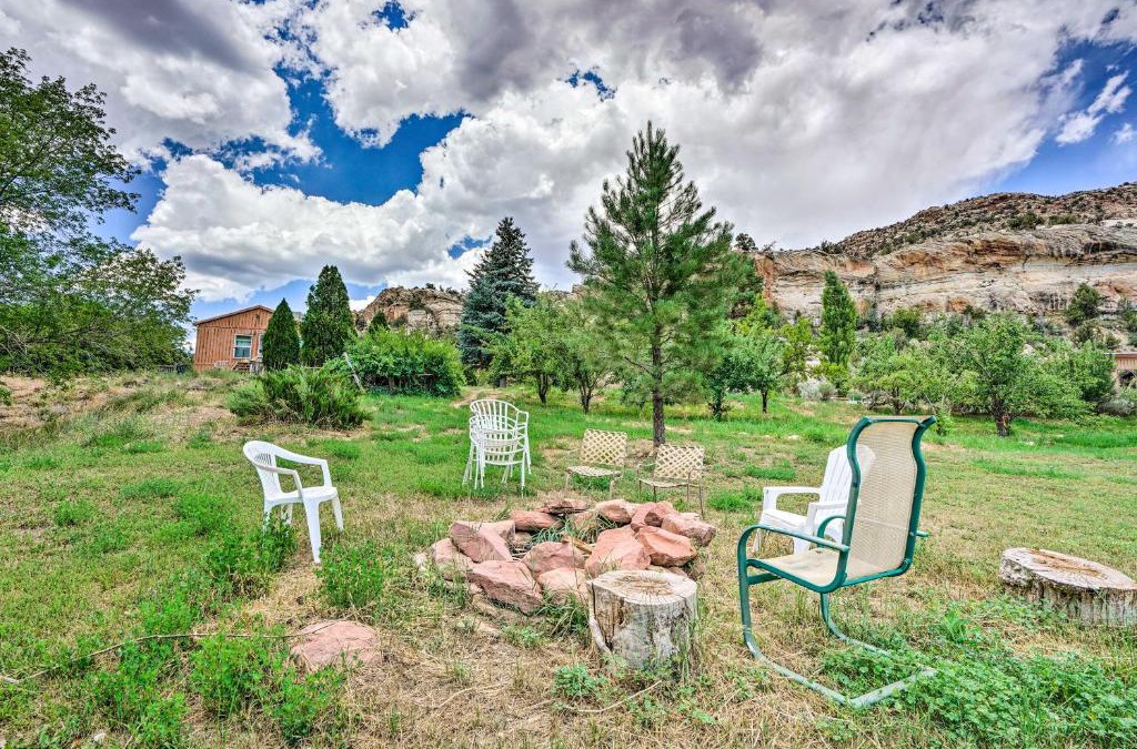 Paradox House | 45-Acre Paradox Sanctuary with Grill and Decks!