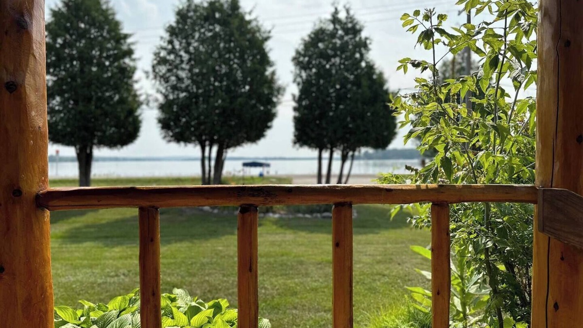Conway House | 45' Crooked Lake Frontage