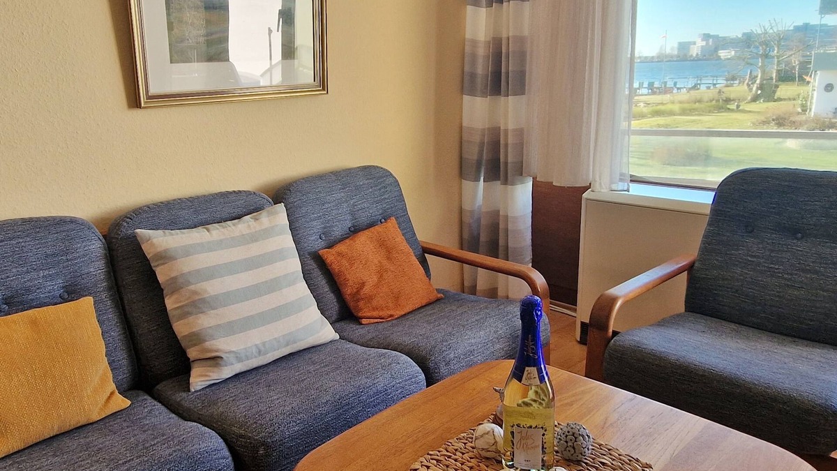 Steinwarder Apartment | 45-sqm apartment for 4 people and dog with south-west-facing balcony