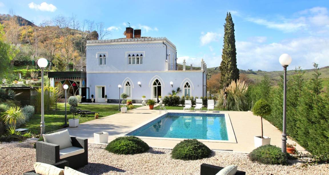 Francavilla di Sicilia House | 450 m² House ∙ 5 bedrooms ∙ 10 guests