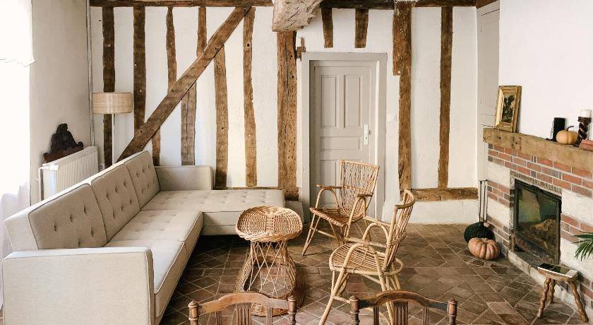 Villiers-Saint-Benoit House | 450 m² House ∙ 7 bedrooms ∙ 15 guests