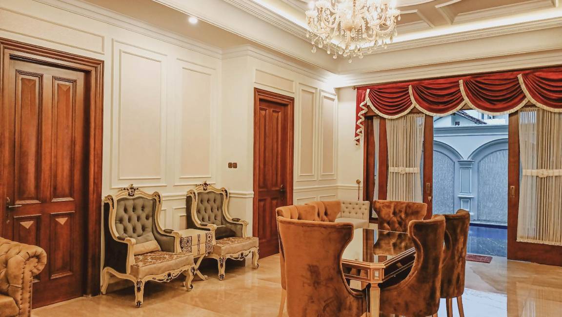 Tegalrejo Villa | 450 m² Villa ∙ 5 bedrooms ∙ 15 guests
