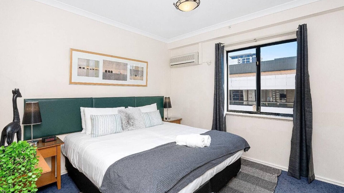 East Perth Apartment | 46 Hay St Hideaway Central 2BR+parking