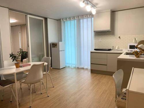 Deungchon-dong Apartment | 46 m² Apartment ∙ 2 bedrooms ∙ 6 guests
