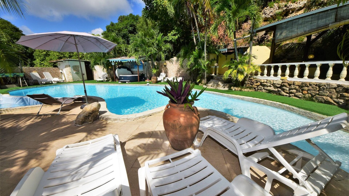 Sainte-Anne Villa | 460 m² paradise villa with swimming pool (max. 24 people)