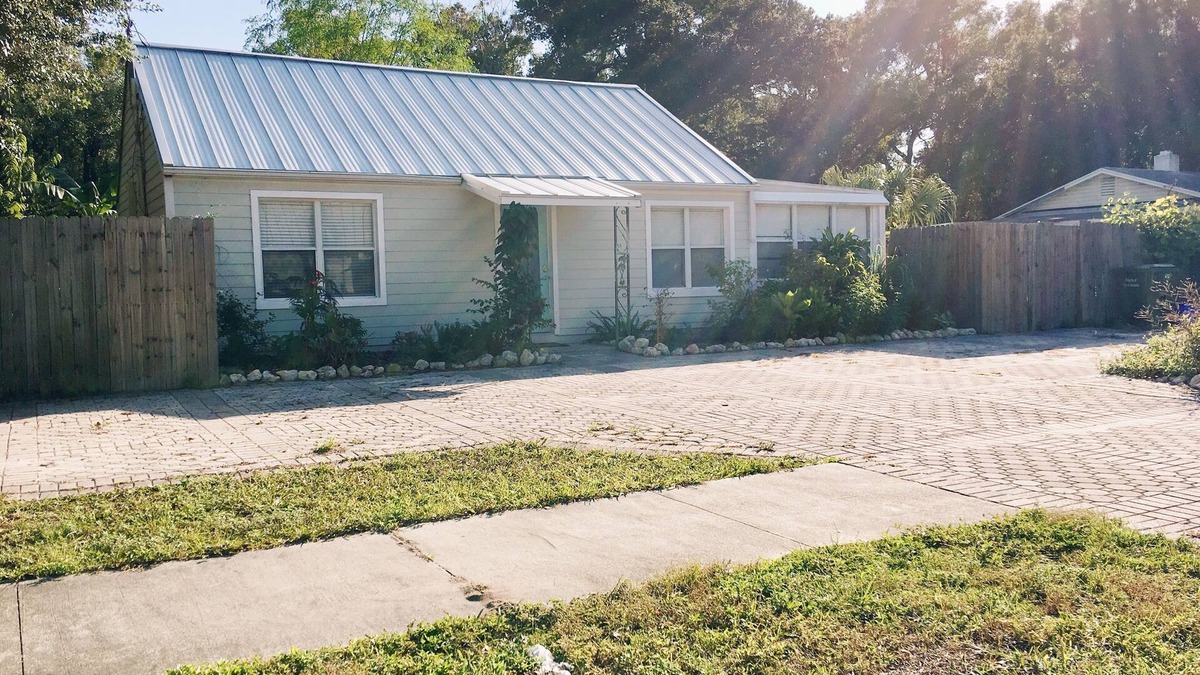 Bayou Oaks House | 47th Street Cottage in sunny Sarasota